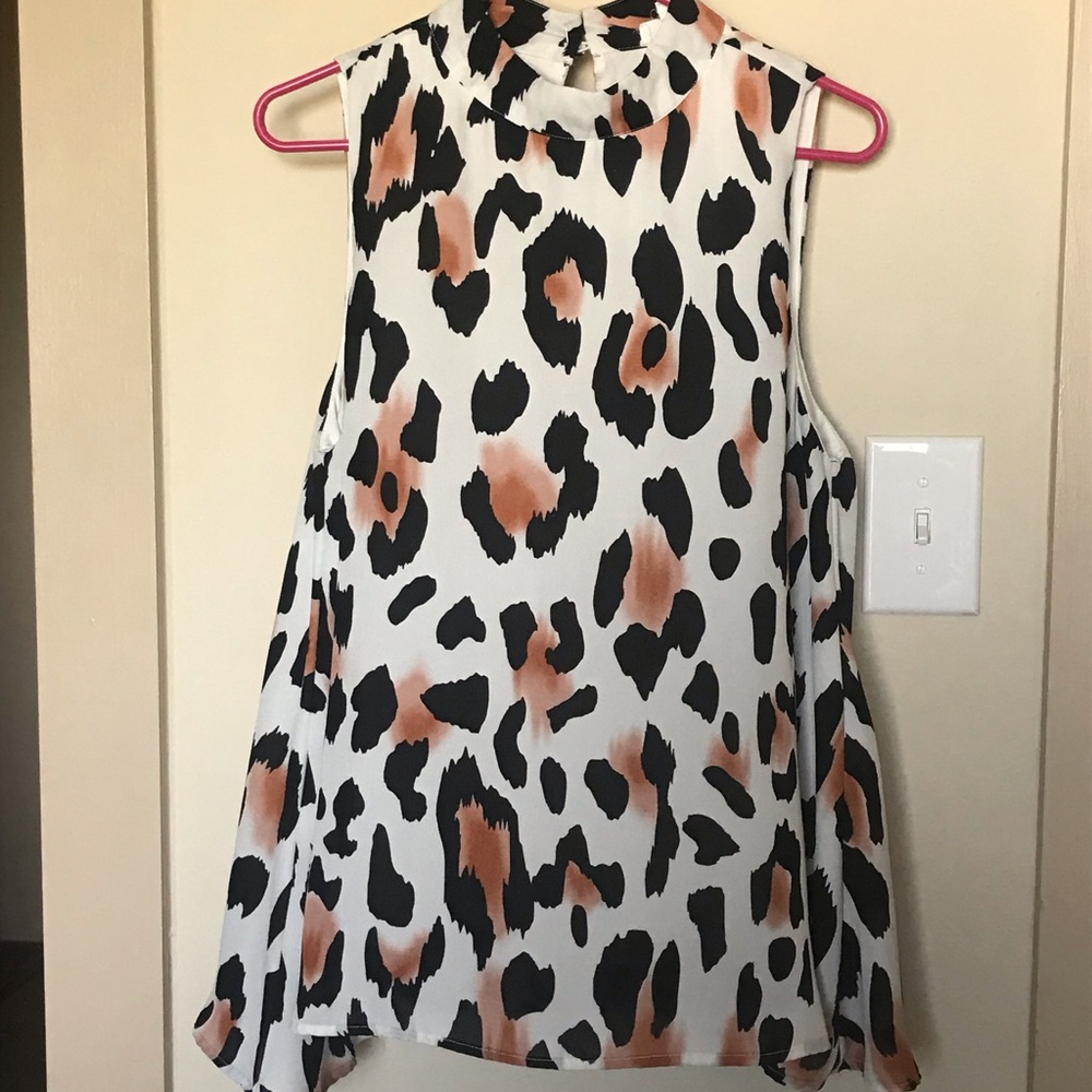 Peach Love California Leopard Print Top - Size M
